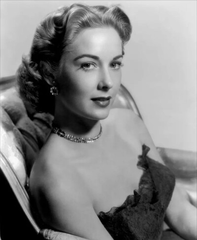 维拉·迈尔斯
Vera Miles