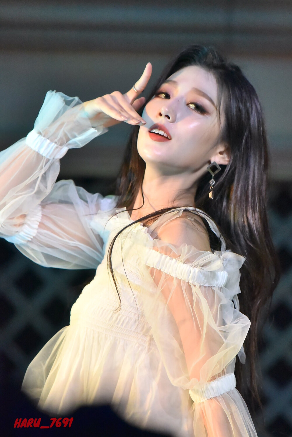 lovelyz郑叡仁 郑艺仁