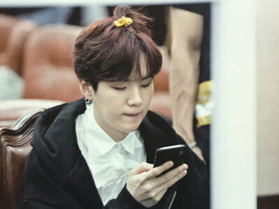 闵玧其 SUGA