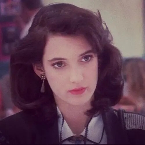 薇诺娜·瑞德
Winona Ryder 