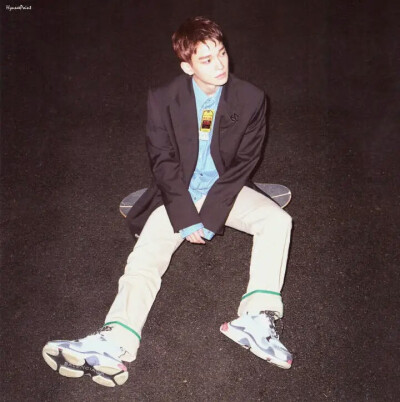 EXO☆CHEN☆钟大