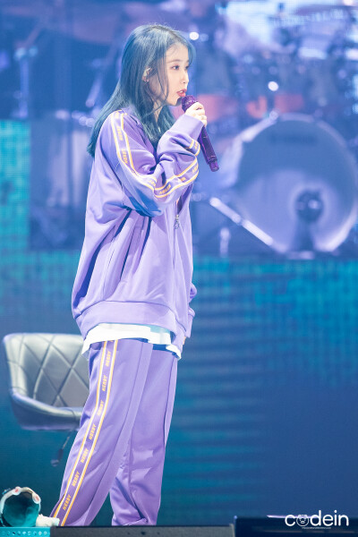 李知恩 iu
cr.Codeine