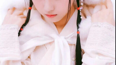 古风杂图
我还是很喜欢你，像是银汉迢迢，梦枕星光。我还是很喜欢你，像是月光绝色，星垂平野。 我还是很喜欢你，就像漫天遍野，繁花似锦。我还是很喜欢你，像风走了八千里，不问归期。我还是很喜欢你，像星辰奔波亿…