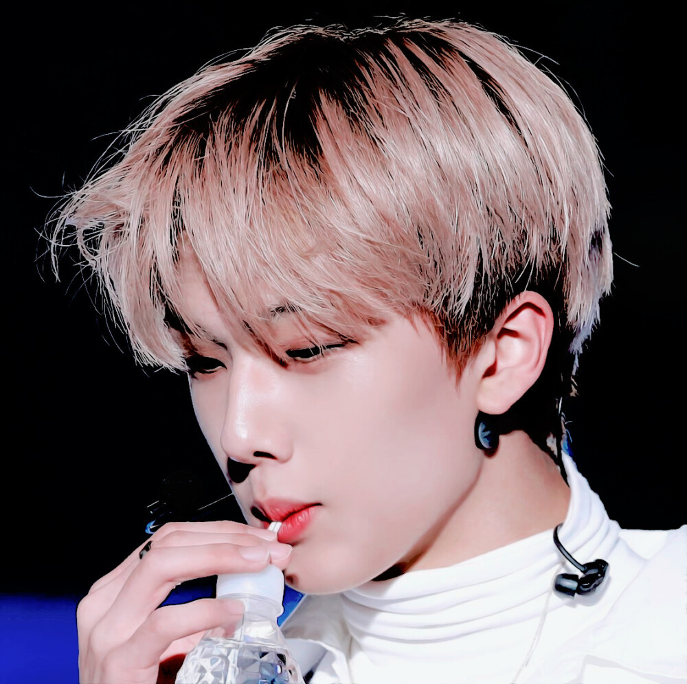 男头朴志晟爱豆头像赞评论更多