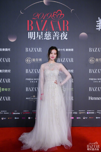 2019#BAZAAR明星慈善夜# 