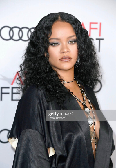 Rihanna 蕾哈娜