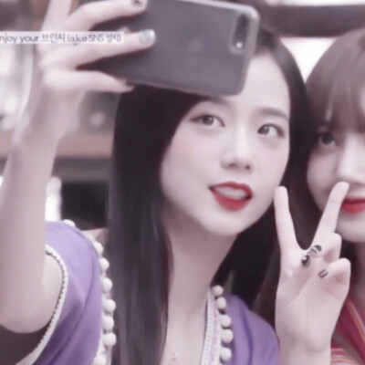 jisoo / lisa
cr.小黄君