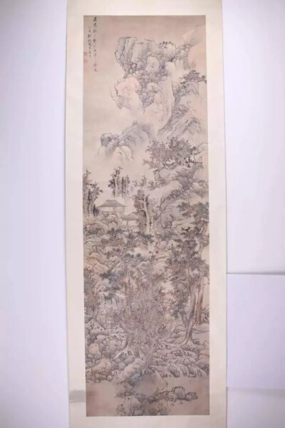 清蓝瑛层峦秋色图轴
一级品
款识：层峦秋色画于西溪之香圃，丁酉秋初蝶叟蓝瑛。
钤印：“蓝瑛之印”白文、“田叔父”朱印
杭州博物馆藏
