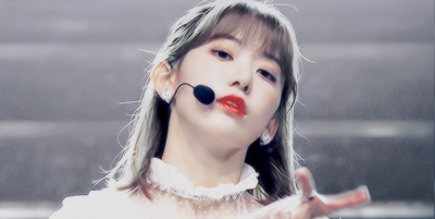 宫胁咲良/抱图看简介