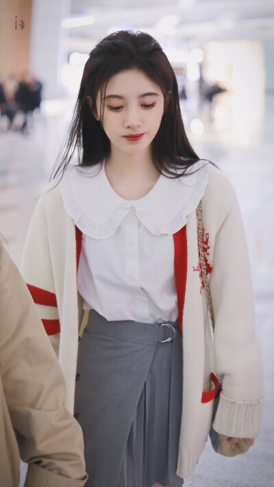 鞠婧祎 机场