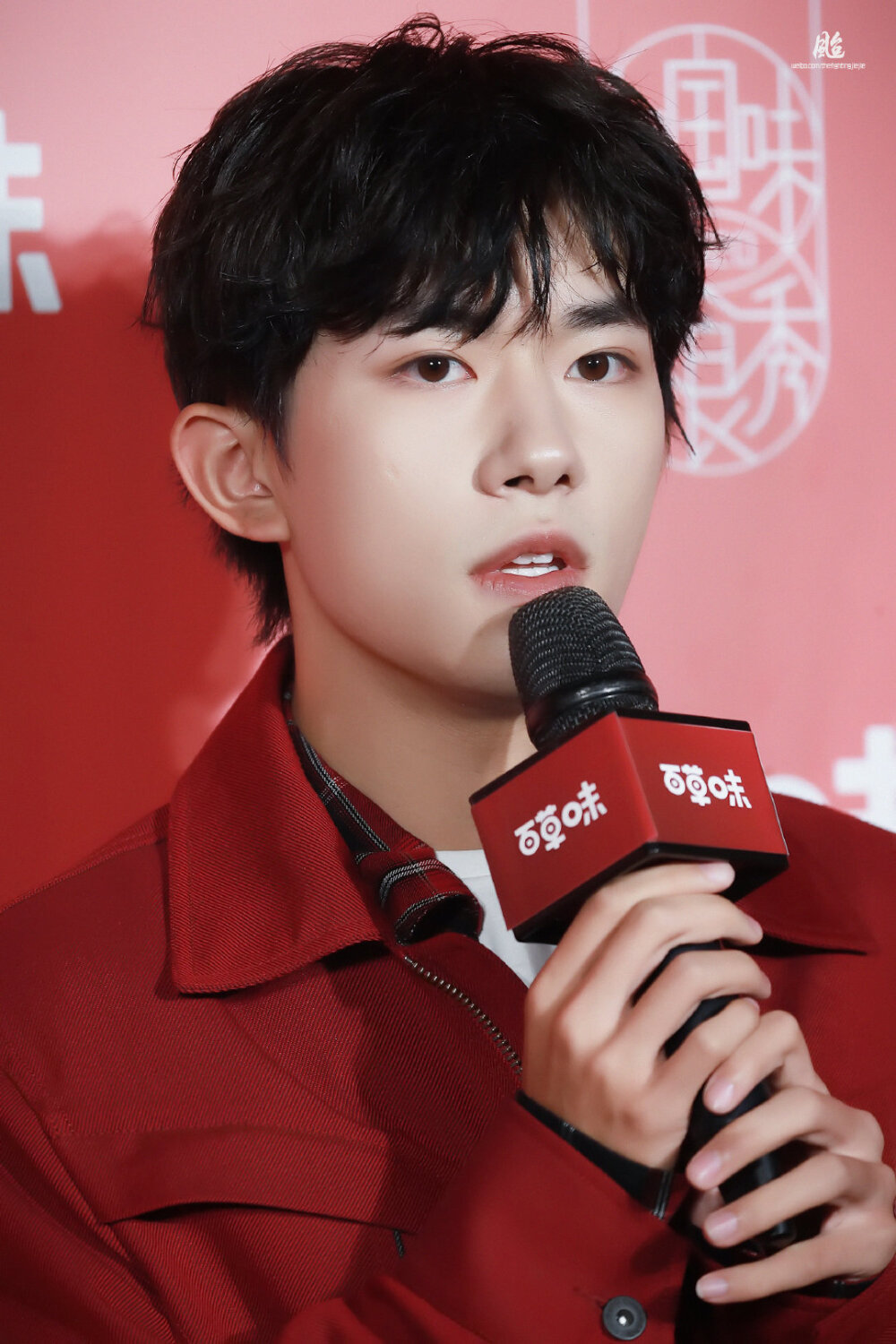 #易烊千玺 #TFBOYS 百草味中国零食秀活动 高清