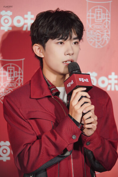 #易烊千玺 #TFBOYS 百草味中国零食秀活动 高清