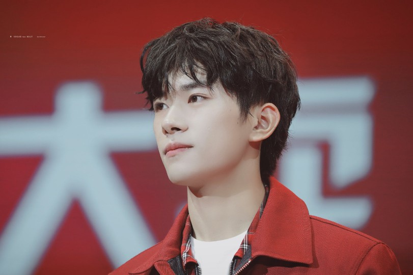 #易烊千玺 #TFBOYS 百草味中国零食秀活动 高清