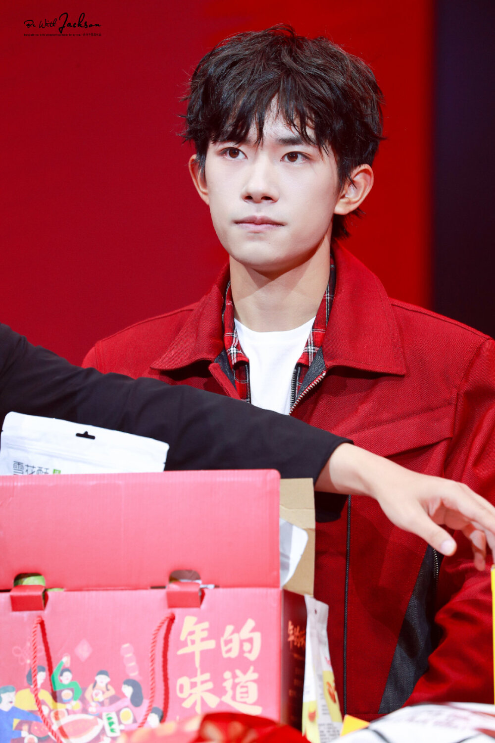 #易烊千玺 #TFBOYS 百草味中国零食秀活动 高清