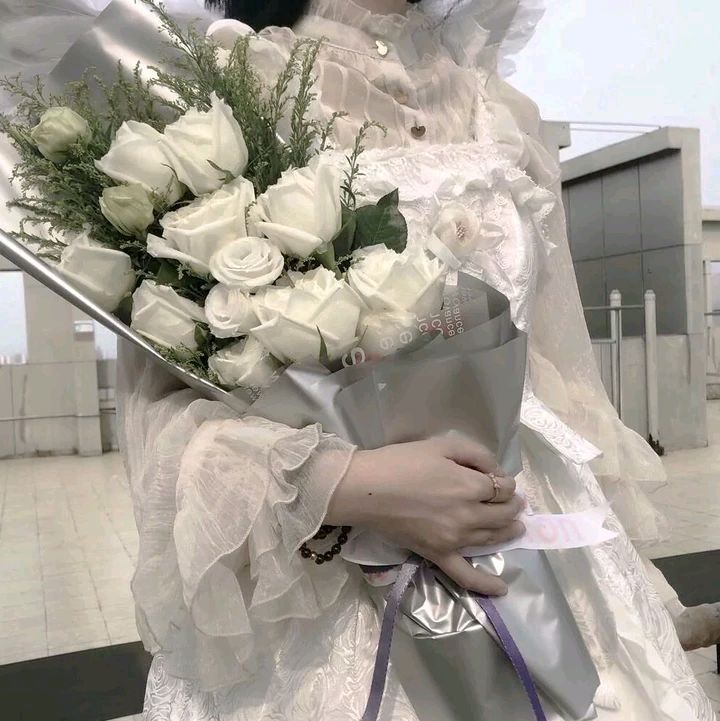 想看你护短，想被你偏心，想做你的爱情