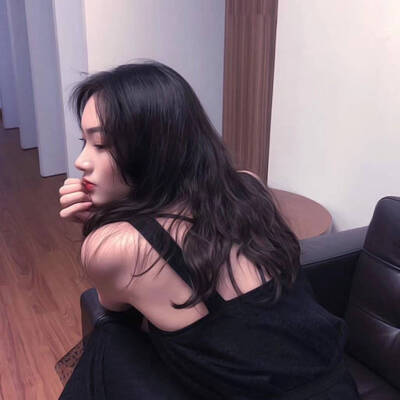 女生头像 高清头像 人来人往，缘聚缘散，生而孤独，爱难相拥 by：梦茵茵