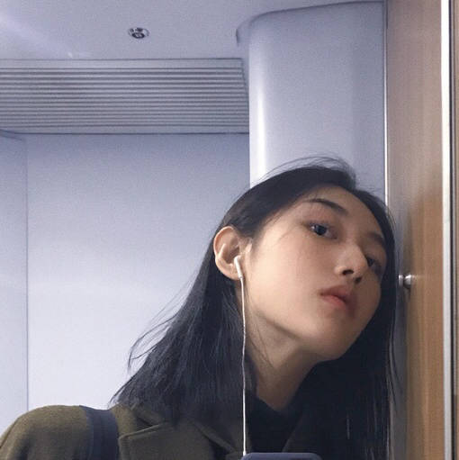 女生头像 高清头像 爱而不得，是庆幸也是遗憾 by：梦茵茵