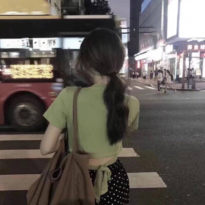 女生头像 高清头像 爱而不得，是庆幸也是遗憾 by：梦茵茵