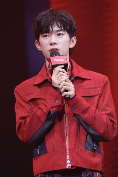 #易烊千玺 #TFBOYS 百草味中国零食秀 高清