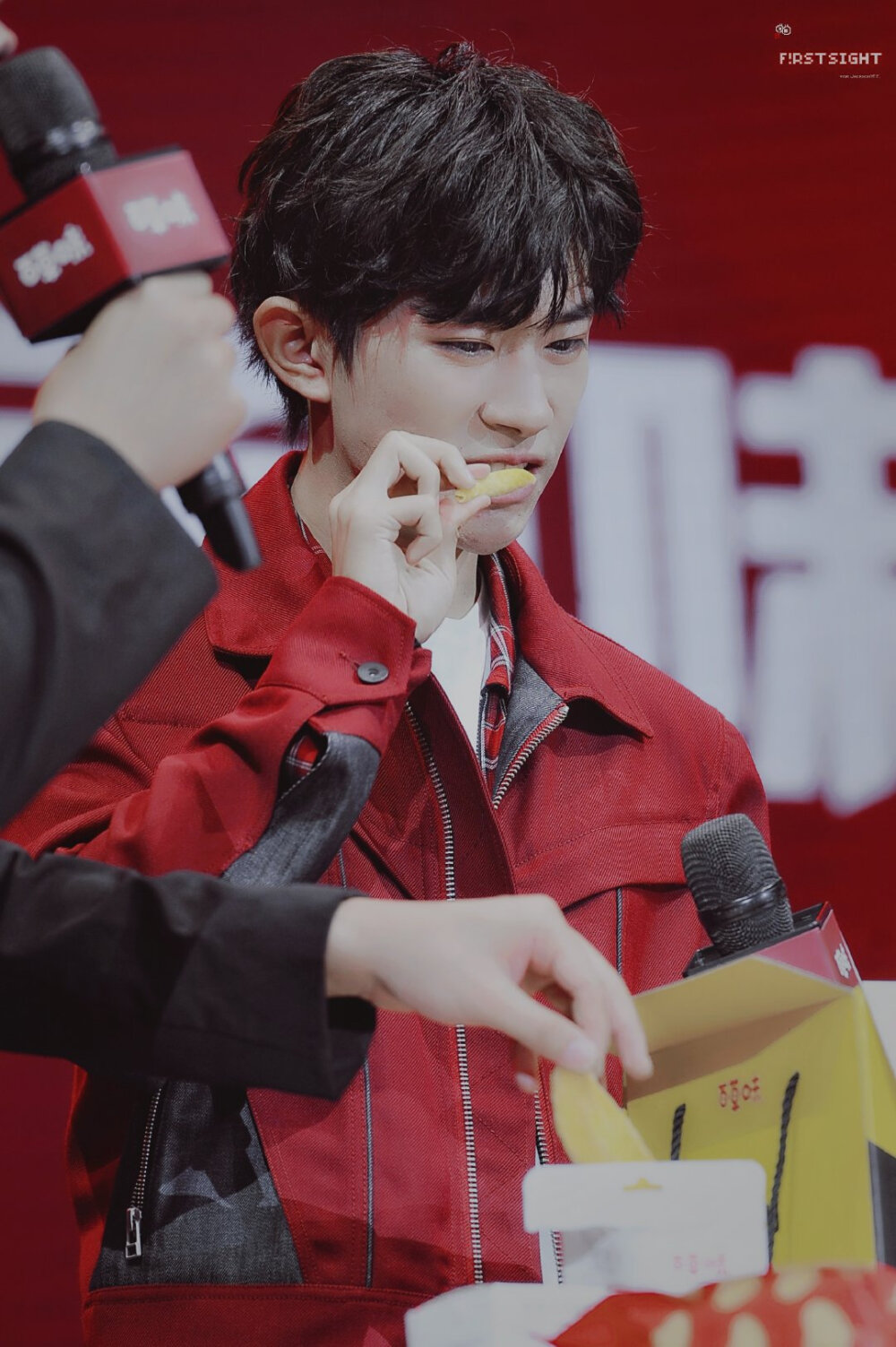 #易烊千玺 #TFBOYS 百草味中国零食秀 高清