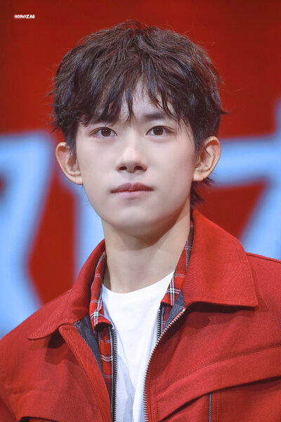 #易烊千玺 #TFBOYS 百草味中国零食秀 高清