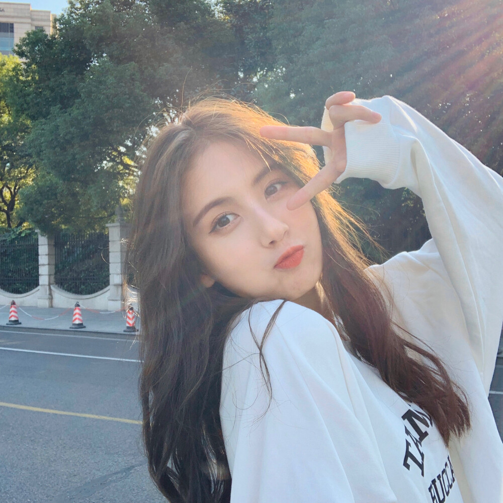 ʸᵒᵘ ᵃʳᵉ ᵇᵃᶜᵏˡⁱᵗ ʷⁱᵗʰ ᵃˡˡ ᵗʰᵉ ᵍᵒᵒᵈ ᵗʰⁱⁿᵍˢ ⁱⁿ ᵗʰⁱˢ ʷᵒʳˡᵈ.
你逆光而來 配得上這世間所有的好.