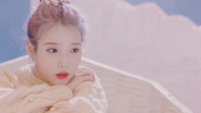 #IU#
Above the Time
cr@树兮花矣