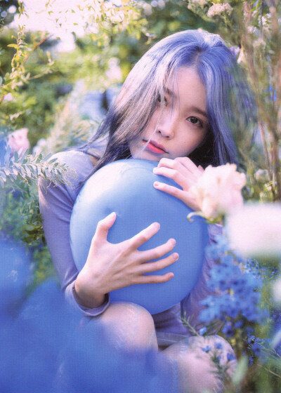 IU 李知恩♥︎ LovePoem专辑扫图