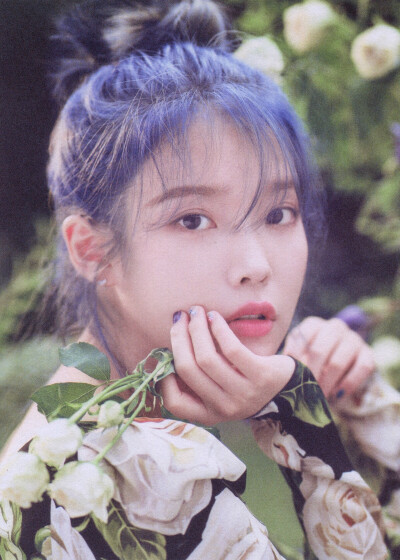 IU 李知恩♥︎ LovePoem专辑扫图