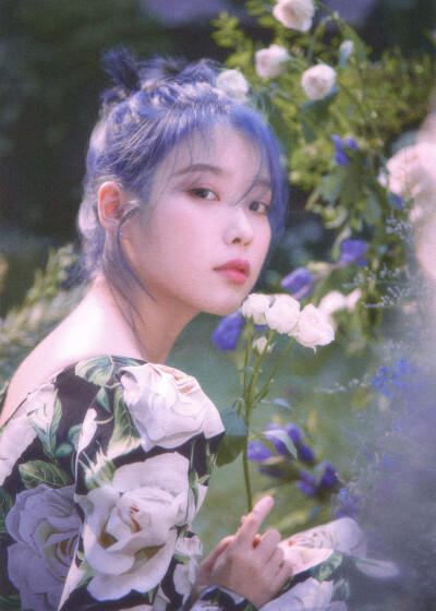 IU 李知恩♥︎ LovePoem专辑扫图