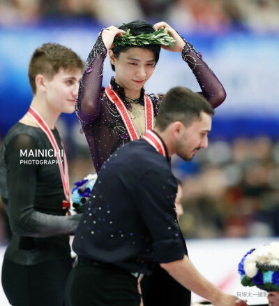 2019NHK杯，赛后颁奖。
愿你一直安好❤️