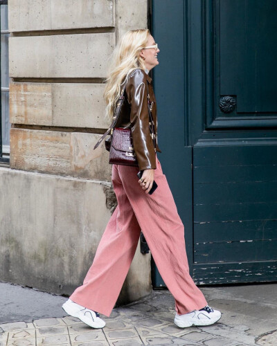 BY爱喝可乐的古娜小姐