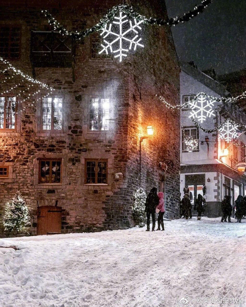 圣诞时节魁北克小镇的雪景 让人想起鬼怪夫妇啊 ​