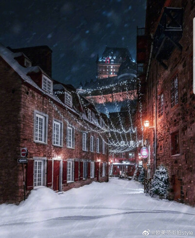 圣诞时节魁北克小镇的雪景 让人想起鬼怪夫妇啊 ​