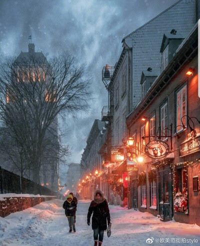 圣诞时节魁北克小镇的雪景 让人想起鬼怪夫妇啊 ​