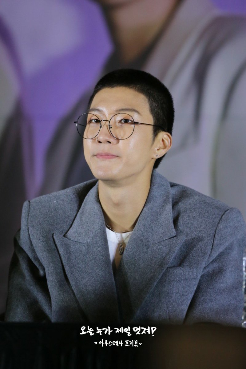 李昇勋 HOONY
✎191109 新村签售会✎
✨ⓌⒾⓃⓃⒺⓇ✨