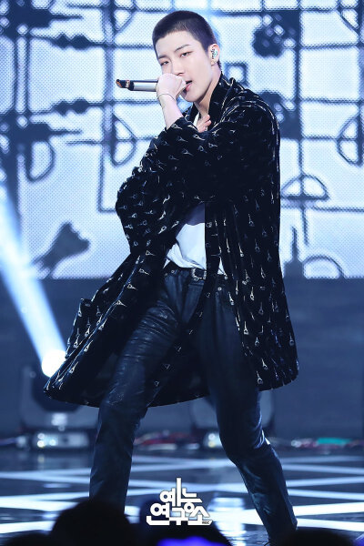 李昇勋 HOONY
❥191109 MBC Show! Music Core❥
✨ⓌⒾⓃⓃⒺⓇ✨