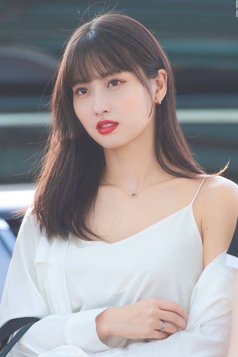 TWICE
MOMO
平井桃