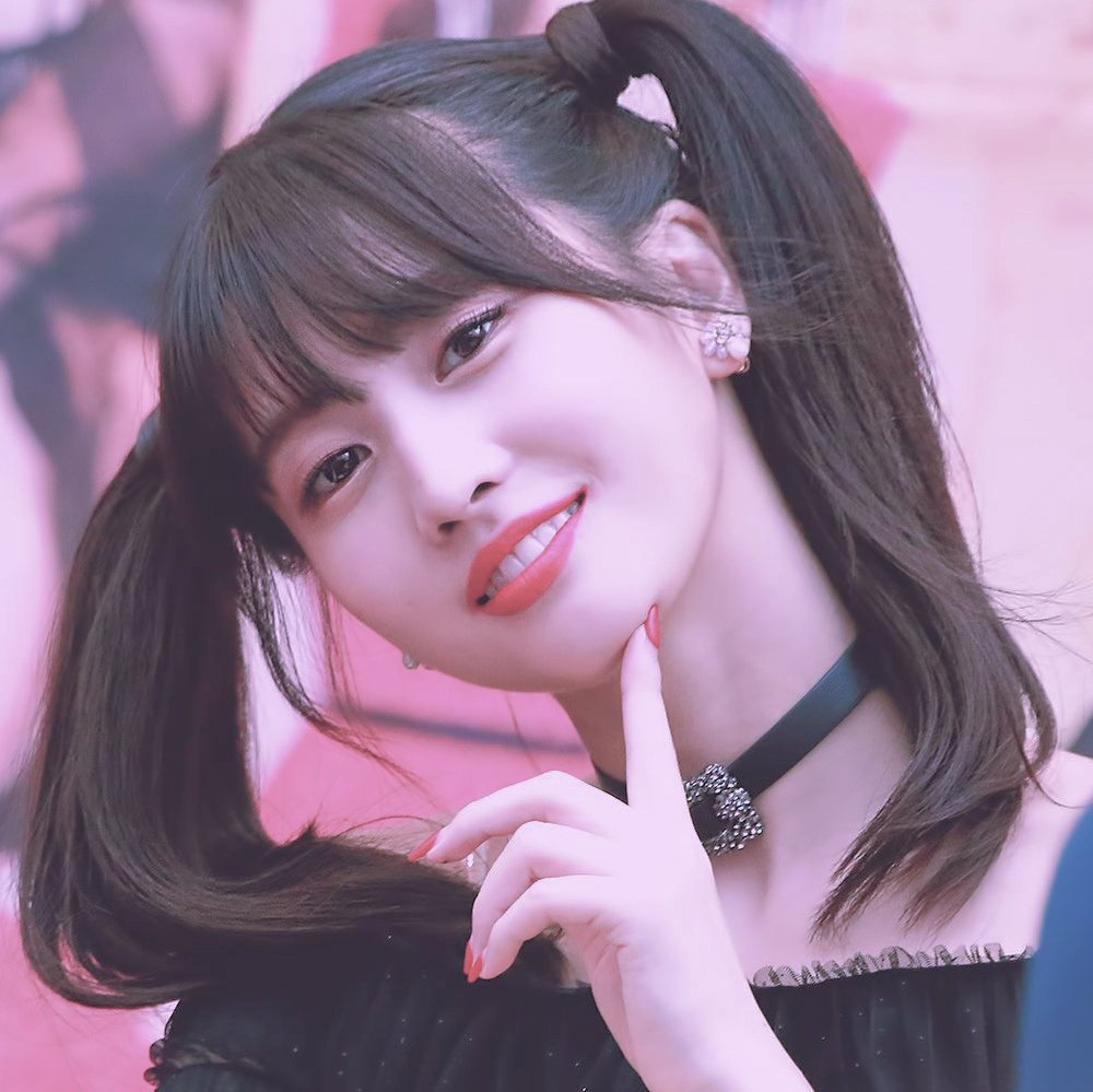 TWICE
MOMO
平井桃