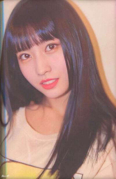 TWICE
MOMO
平井桃