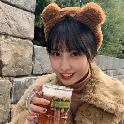 TWICE
MOMO
平井桃