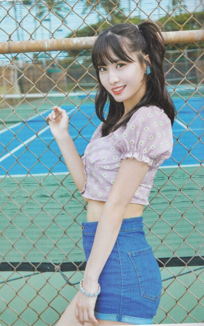 TWICE
MOMO
平井桃