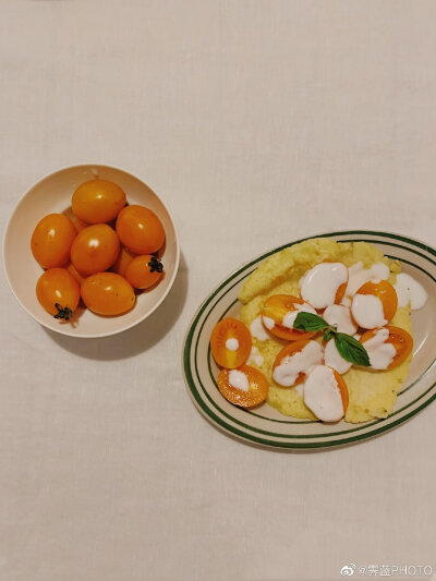 @CycleBreadLife 的芝士贝果里抹点牛油果+煎蛋@菌子食堂 家的松饼粉抹点酸奶+水果 还有贝贝南瓜做的南瓜浓汤 小白第一次做 留个纪念 嘻嘻 ​
cr@霁蓝PHOTO