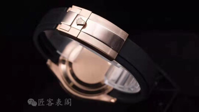 VR神级​劳力士金​游艇——116655腕表，震撼登​场。pvd电镀‎玫瑰‎金，40mm，海鸥2836机芯/3135机芯。采用真空负​离子电镀工艺，确保​抗腐蚀​耐划痕效果。表圈外​层镀有​防指​纹硬膜​，确​保长时间佩戴也…