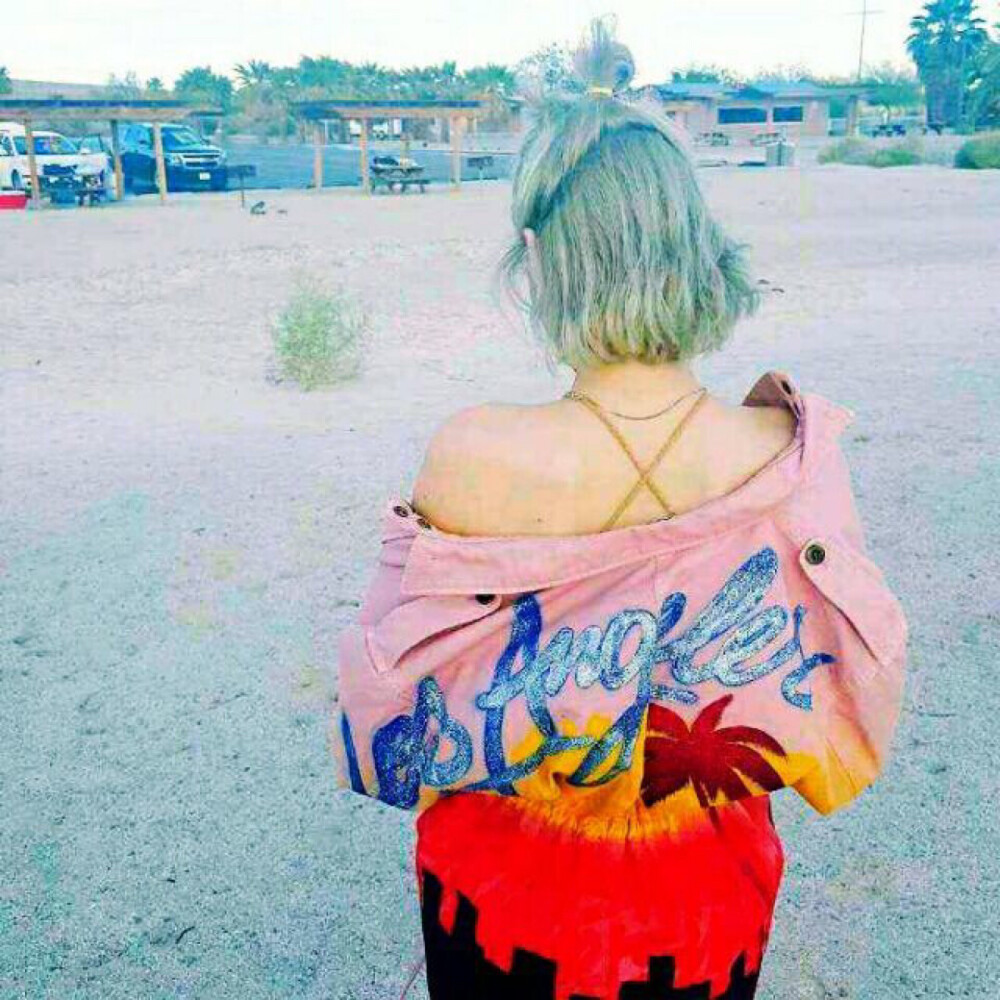 壁纸泰妍女生背影超仙女生头像赞评论更多所有评论你也来说些什么吧