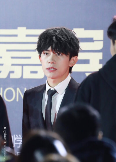 #易烊千玺 #TFBOYS 第八届国际戏剧学院奖 红毯