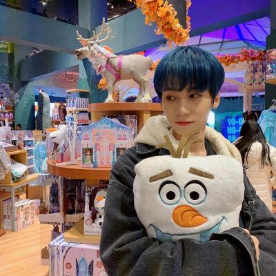 ONEUS 李建熙/KEON HEE
cr.official_oneus