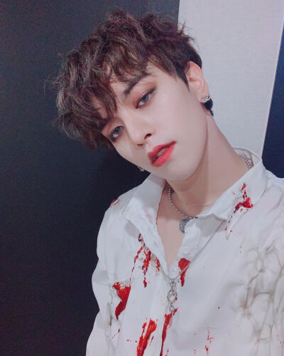 ONEUS 金英助/RAVN
cr.official_oneus