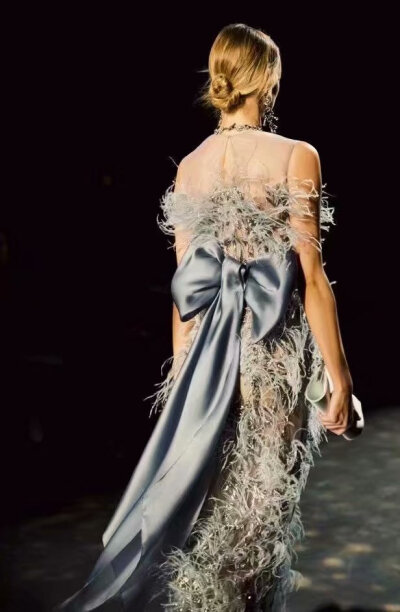 —
Marchesa Elegance ​​​