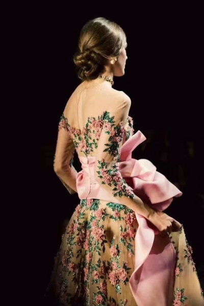 —
Marchesa Elegance ​​​